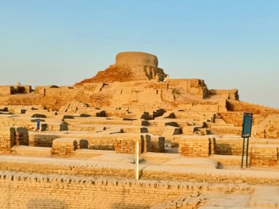 Mohenjo-Daro Mohenjo-Daro